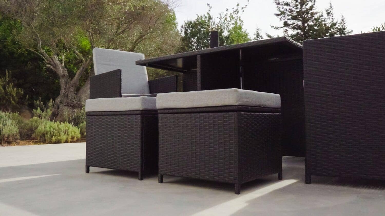 Cube 10 Seater Rattan Outdoor Dining Set with Grey LED Premium Parasol  - Black Weave - Image 4