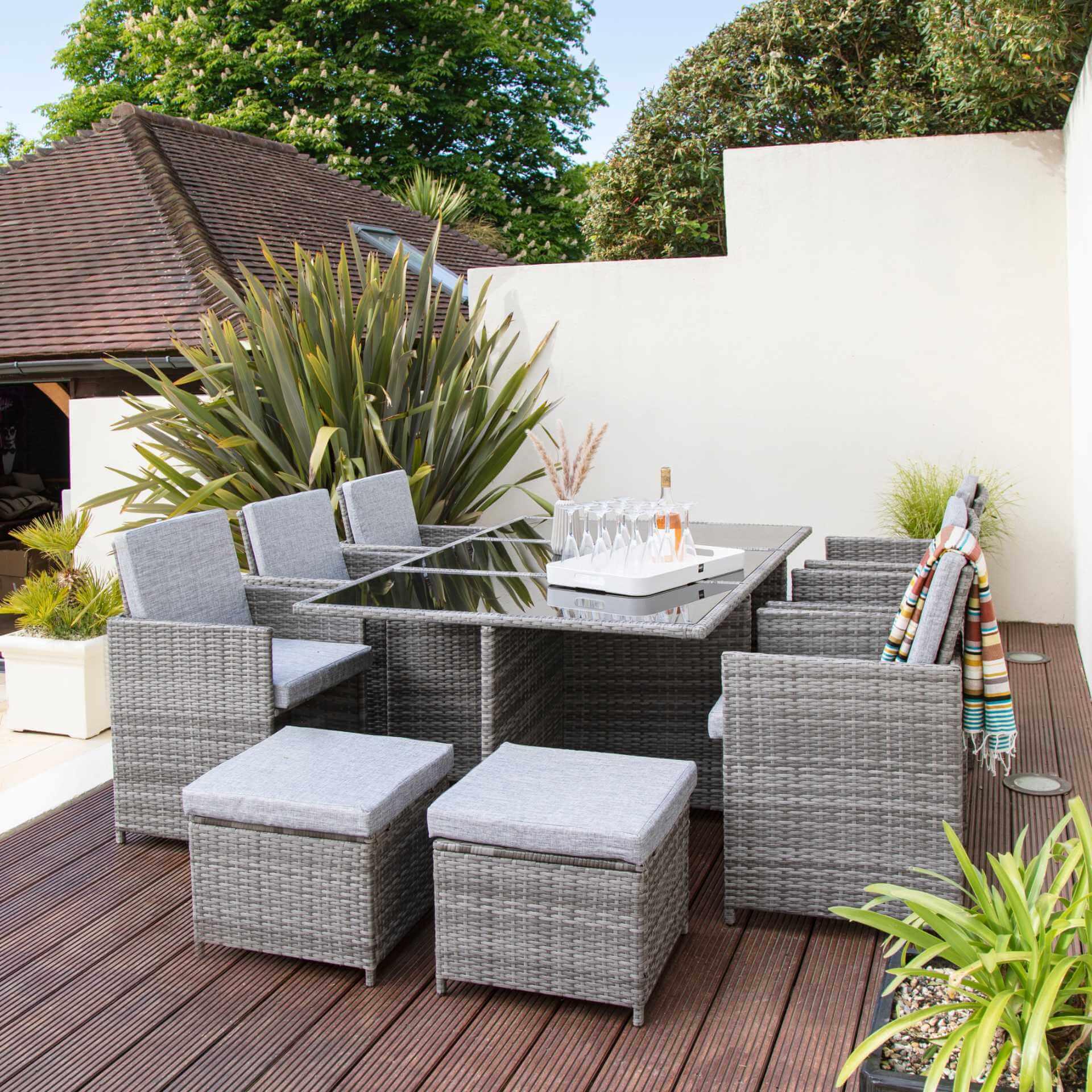Cube 10 Seater Rattan Outdoor Dining Set with Cream Parasol - Grey Weave - Image 4