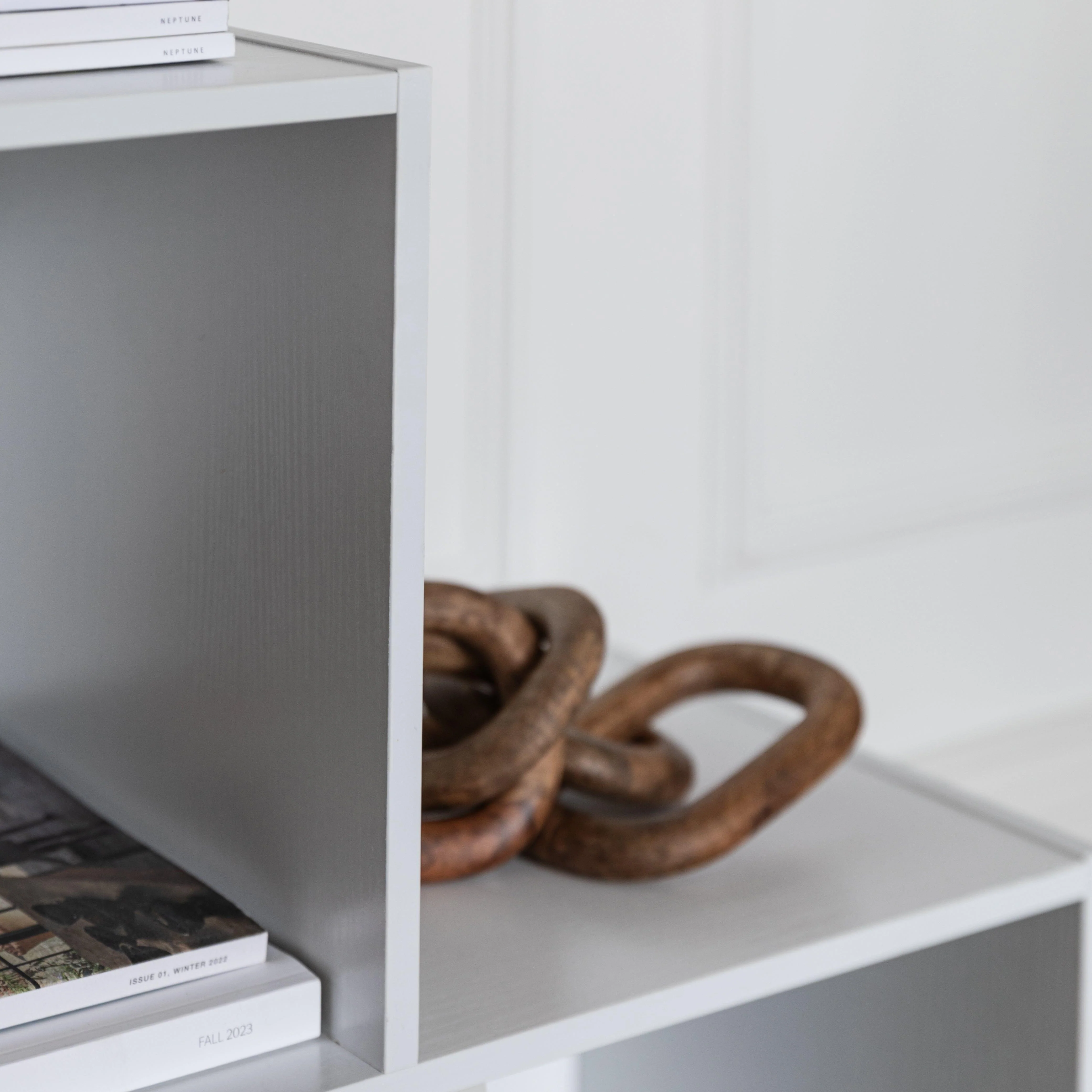 Cara 6 Cube Bookcase Ladder Storage Unit - Chalk White with Grey Boxes - Image 4