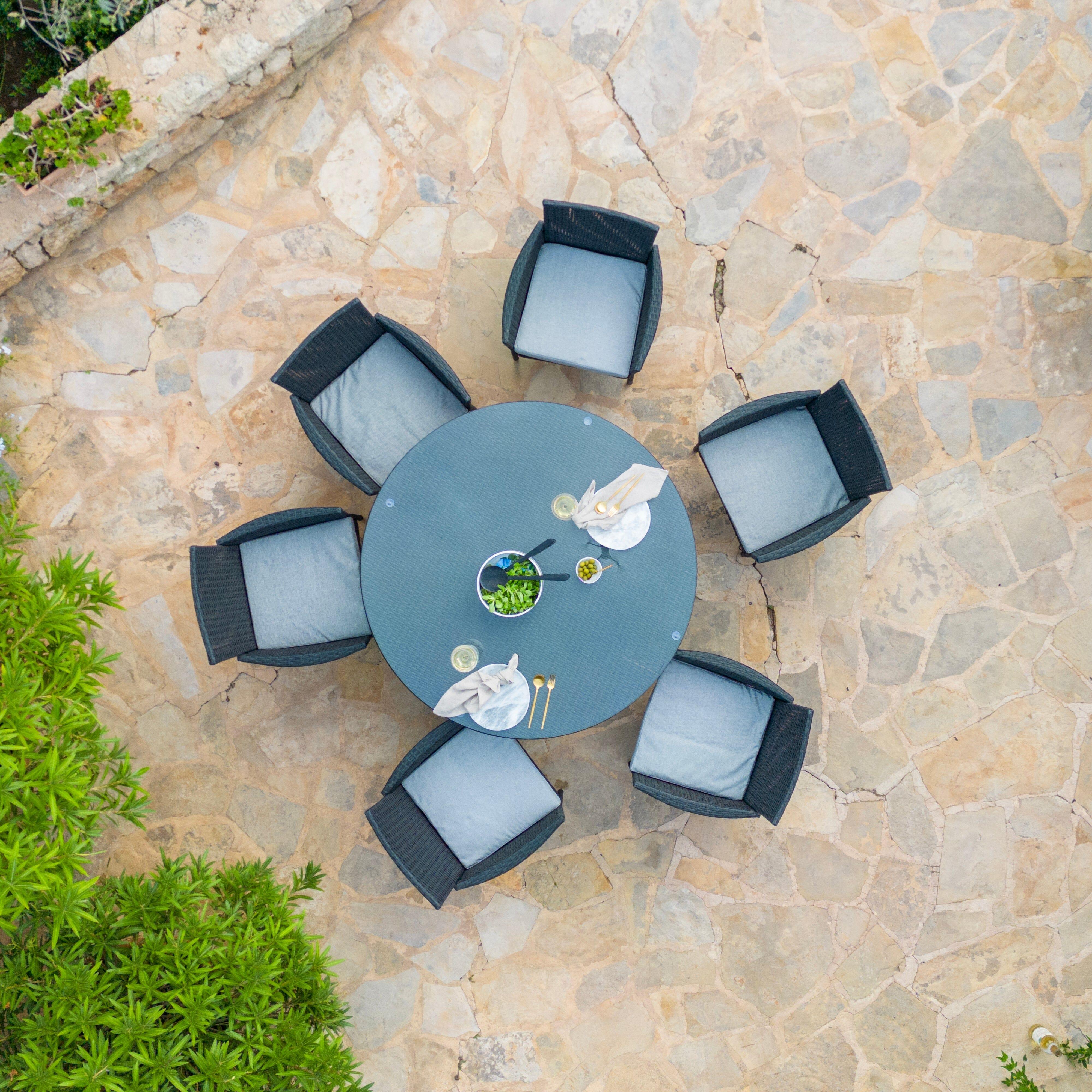 Kemble 6 Seater Rattan Round Garden Dining Set with Cream Parasol - Black Weave - Image 5