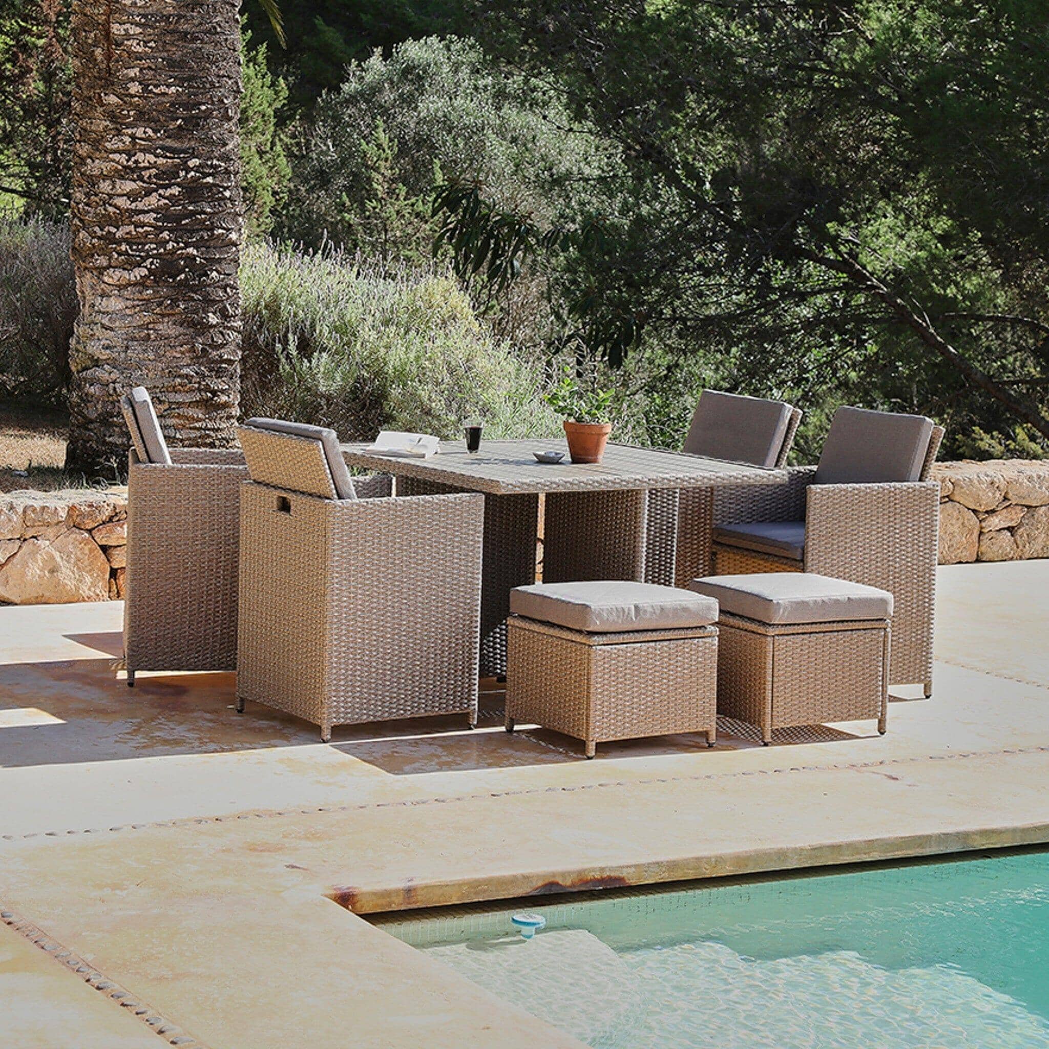 Cube 8 Seater Rattan Outdoor Dining Set with Grey Parasol - Natural Brown Weave Polywood Top - Image 2