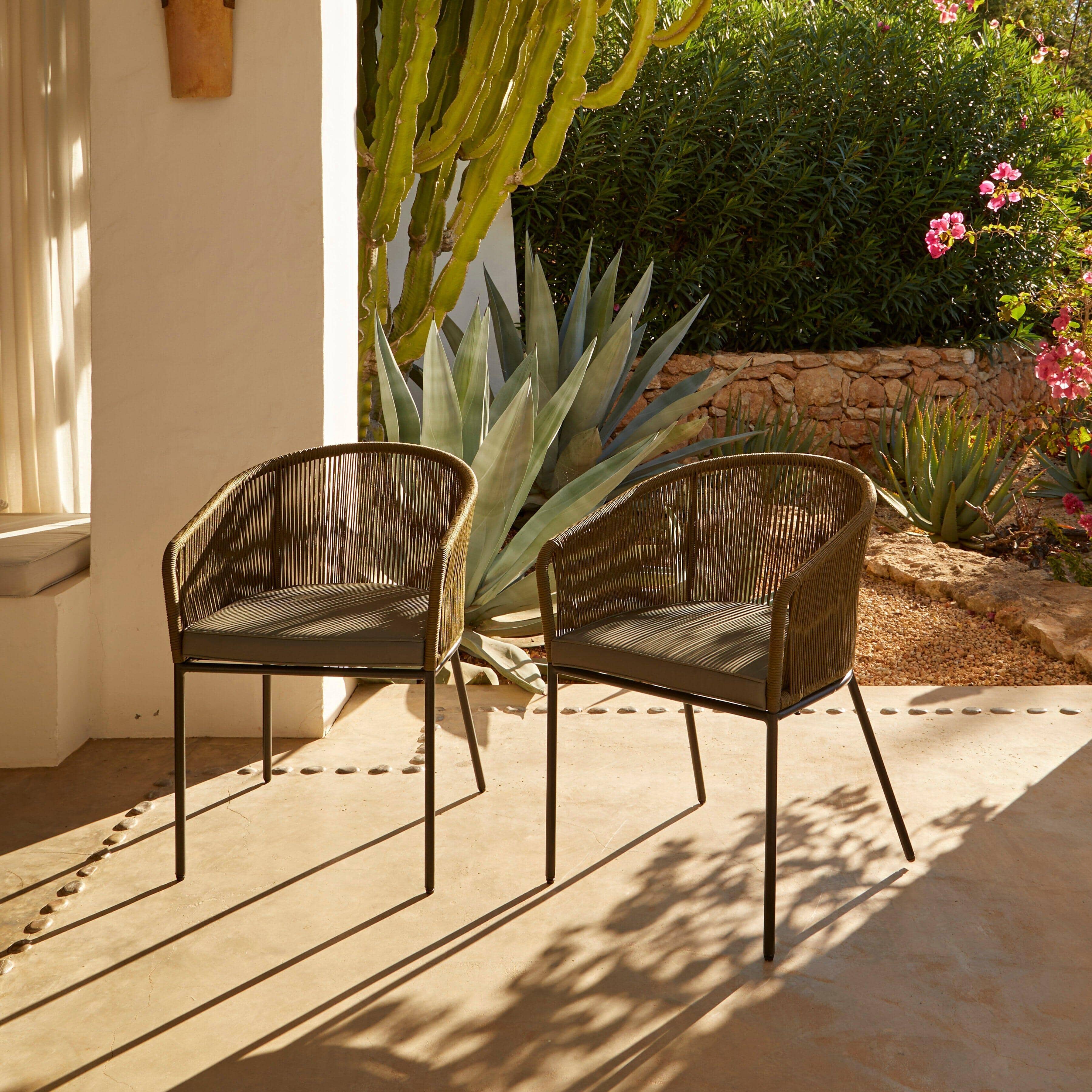 Amelia 4 Seater Wooden Garden Dining Set with 4 Hali Green Chairs - White Acacia with Black Legs - Image 3