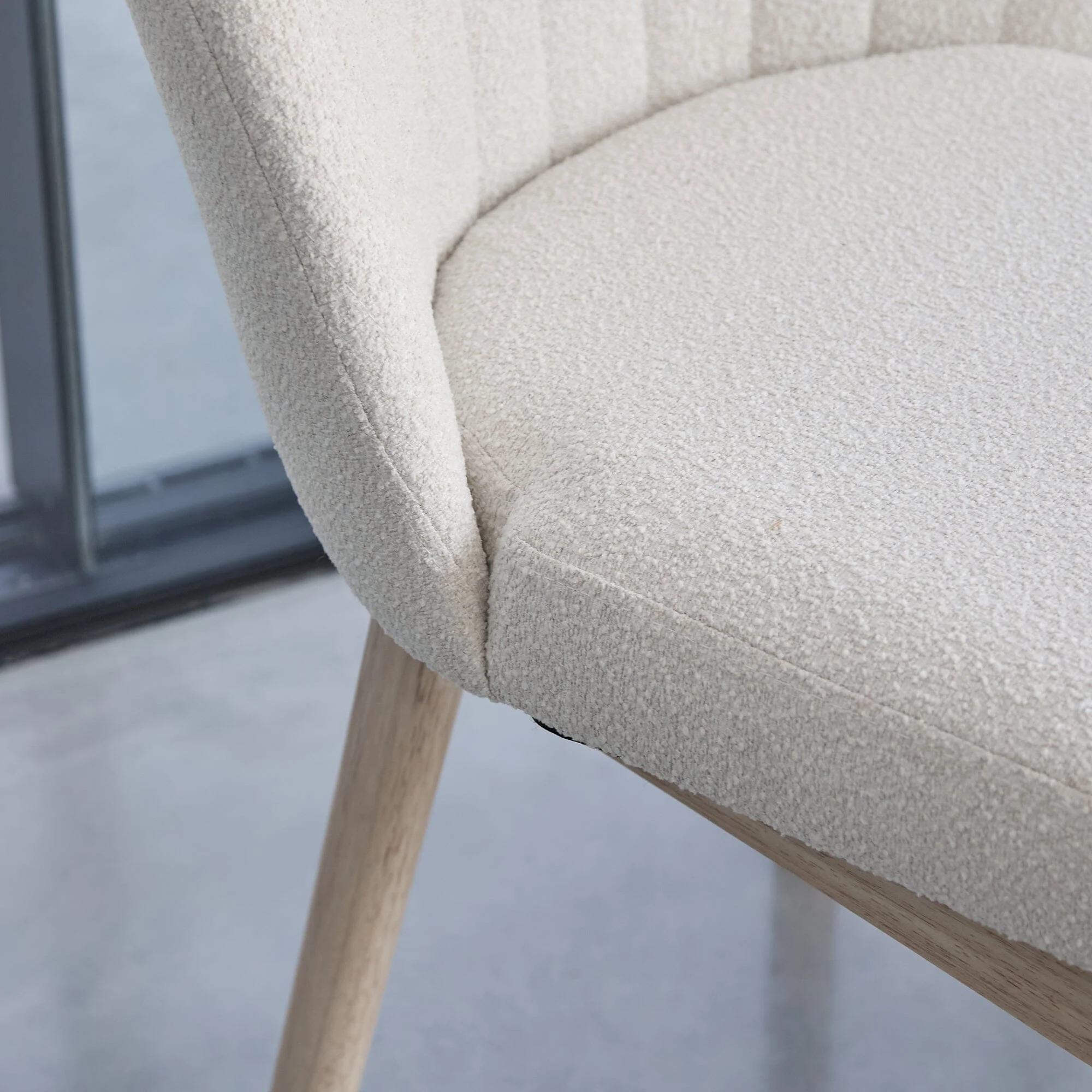 Charlotte Whitewash Extending Dining Table Set - 6 Seater - Chloe Light Beige Boucle Dining Chairs - Whitewash Legs - Image 6