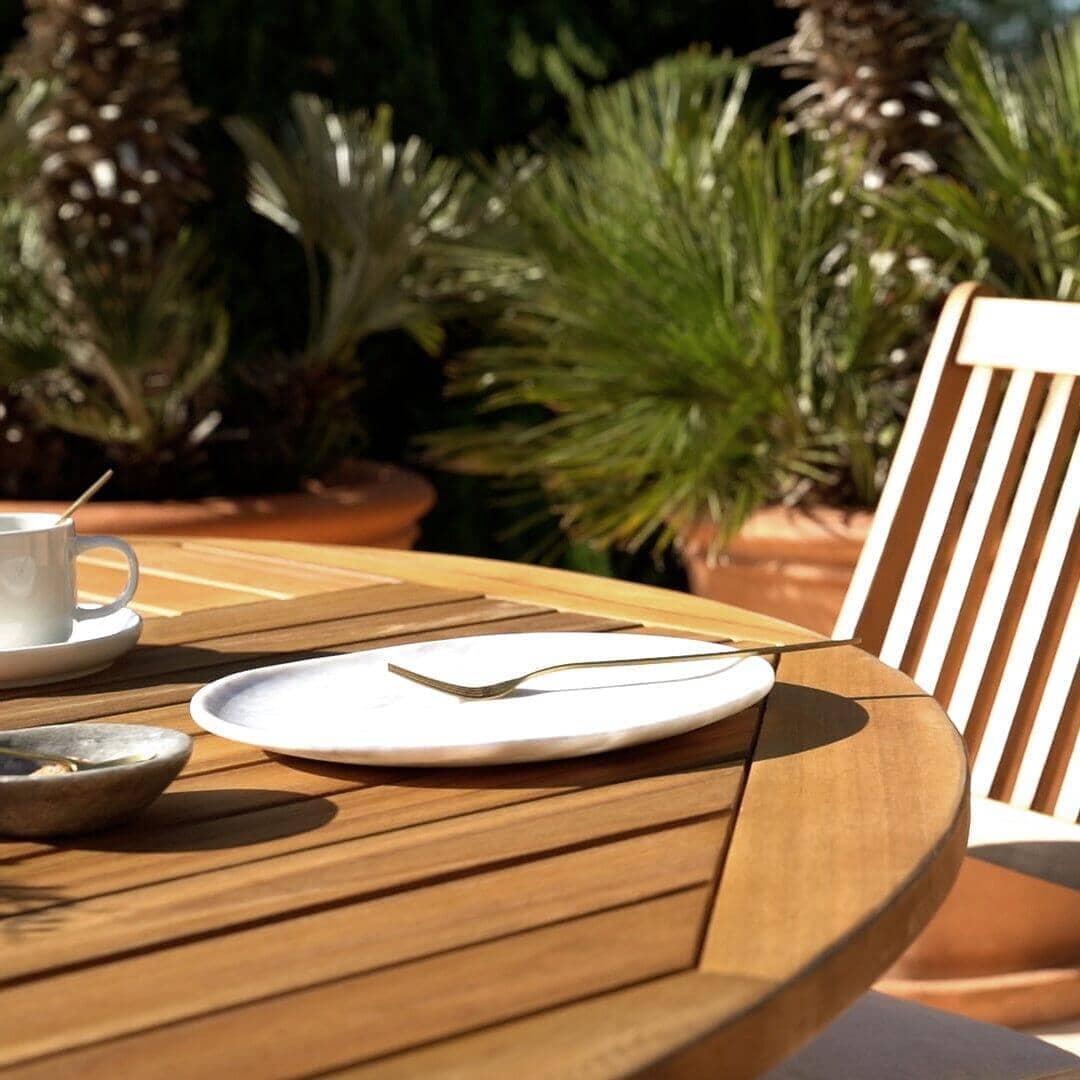 Ashby 6 Seater Round Wooden Garden Dining Set with Arms & Grey LED Premium Parasol  - 130cm - Image 7