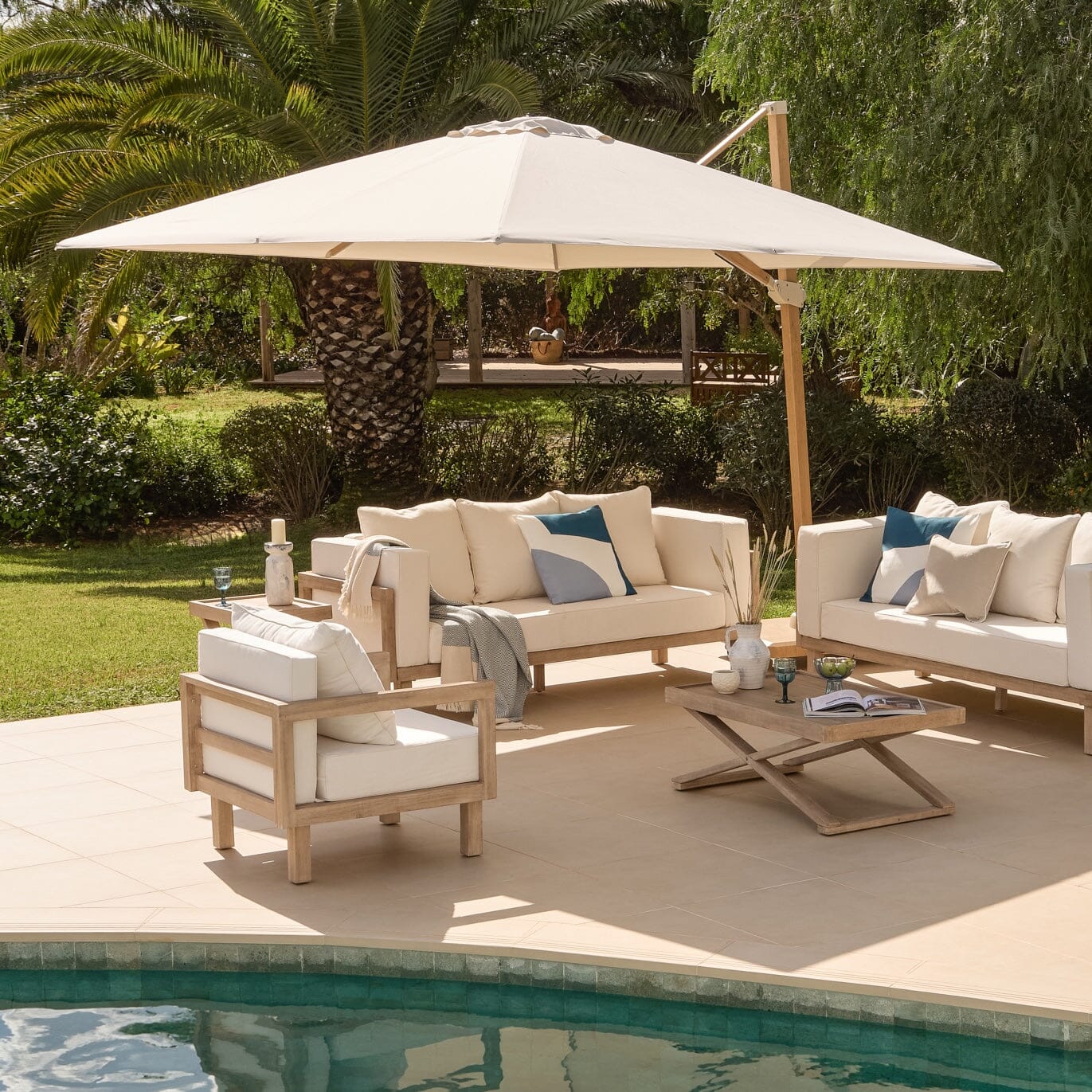Ivory Cantilever LED Parasol with Base - 3m