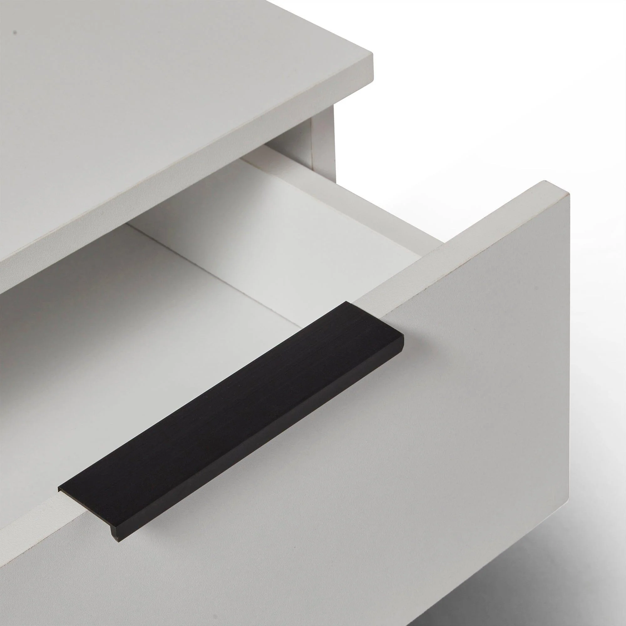 Essie 4 Piece Bedroom Set - 2 Over 5 Chest of Drawers - Pure White - Image 11