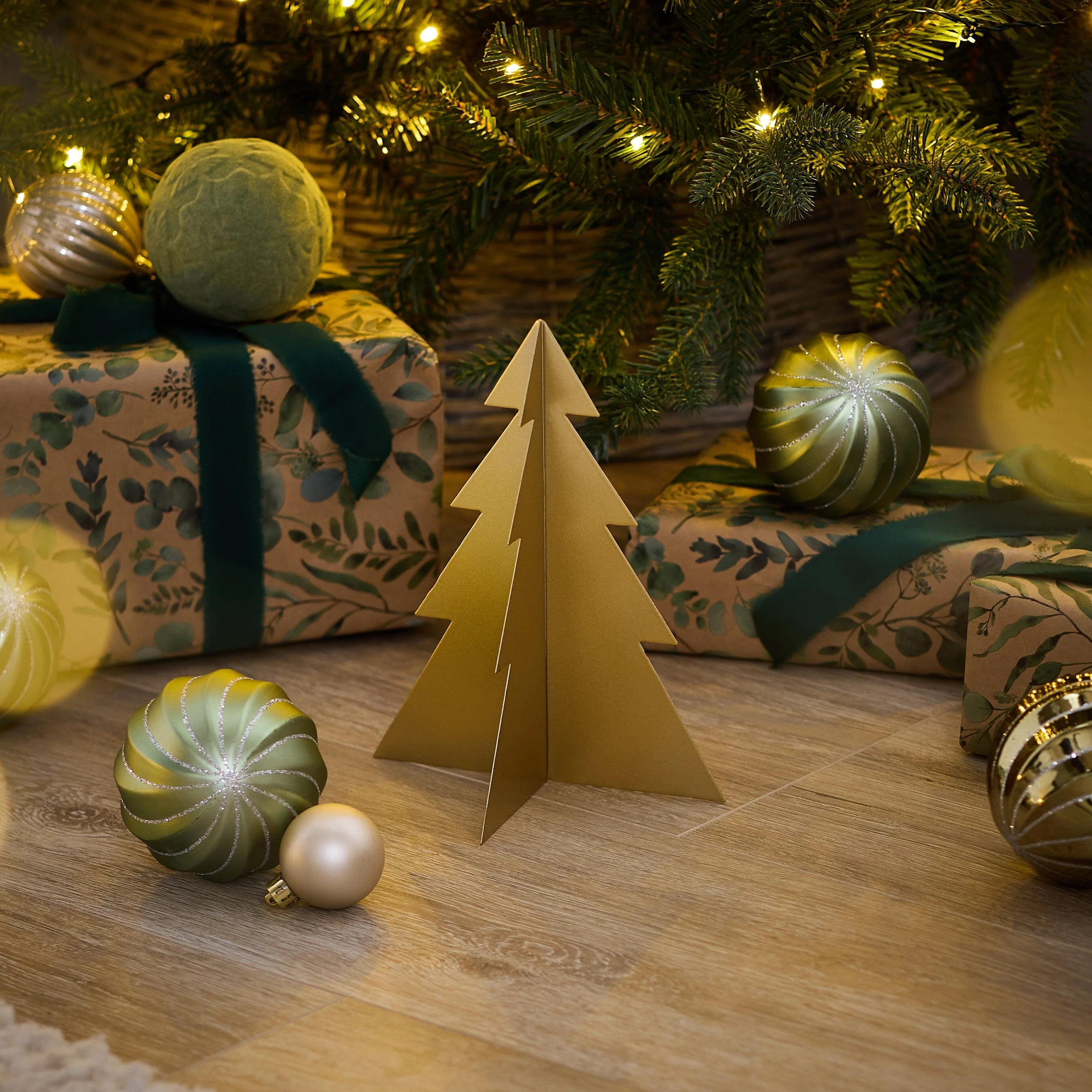Falun 19cm Metal Tree Ornament - Gold