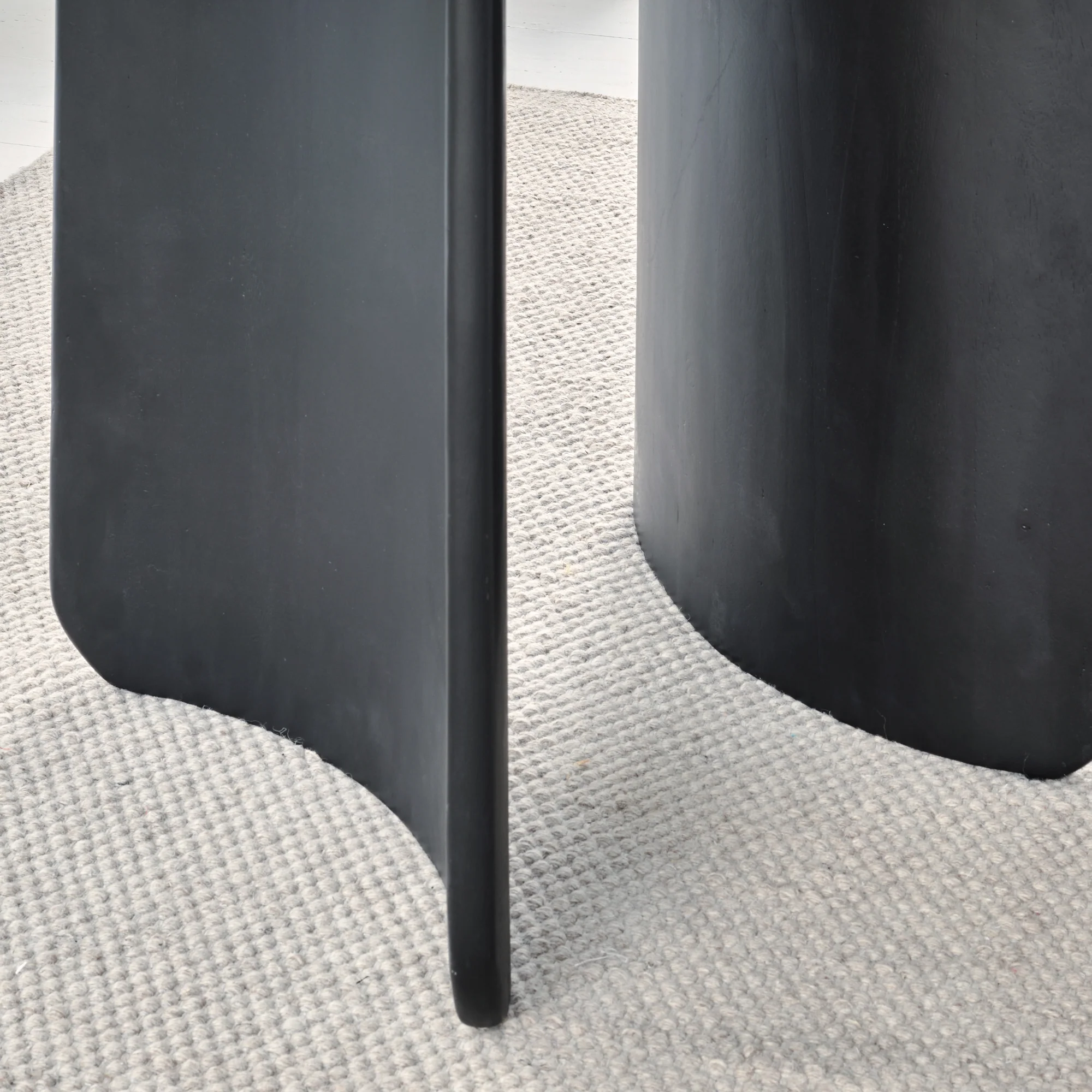 Imogen Jet Black Mango Wood Round Dining Table - 120cm - Image 6