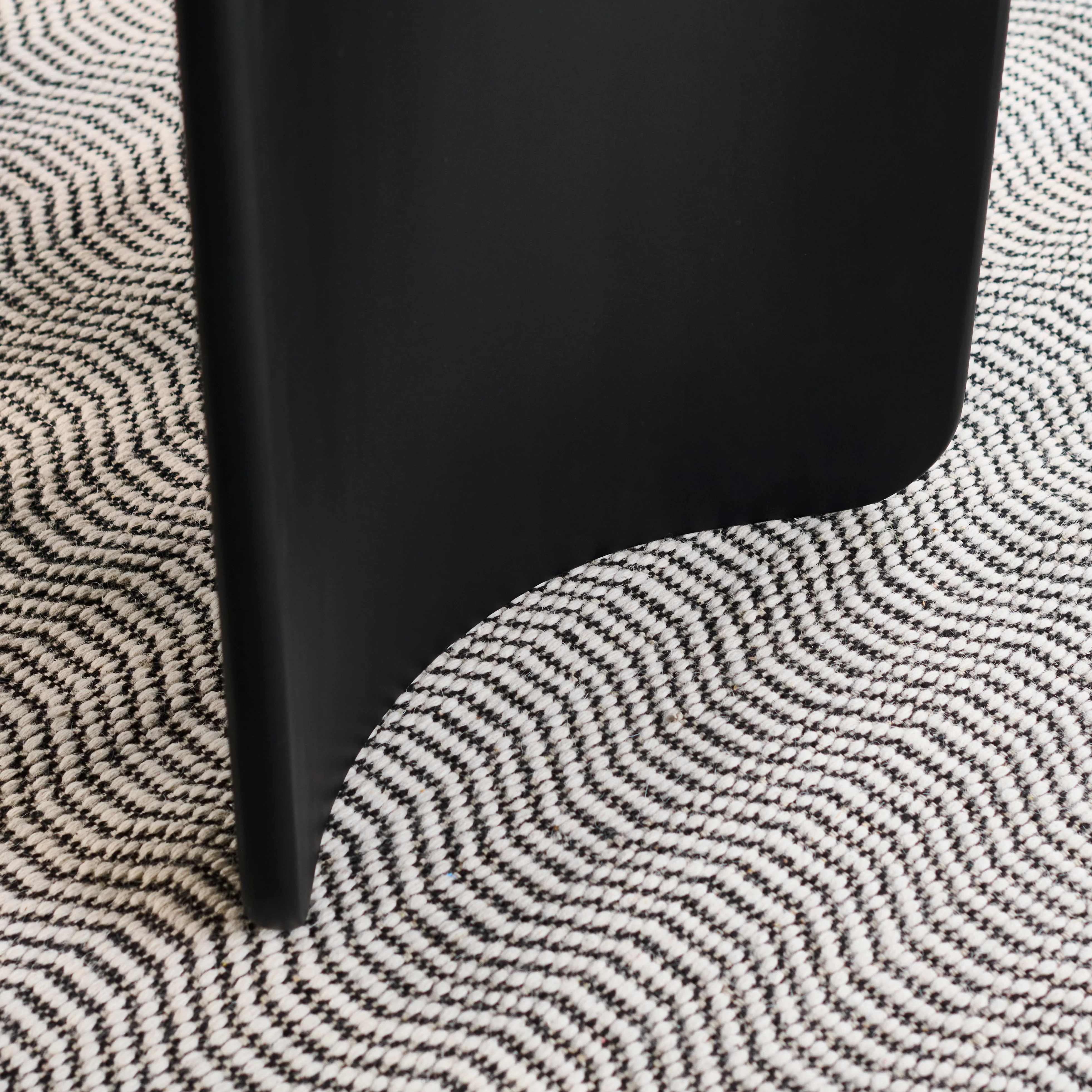 Imogen Jet Black Mango Wood Dining Table - 190cm - Image 4