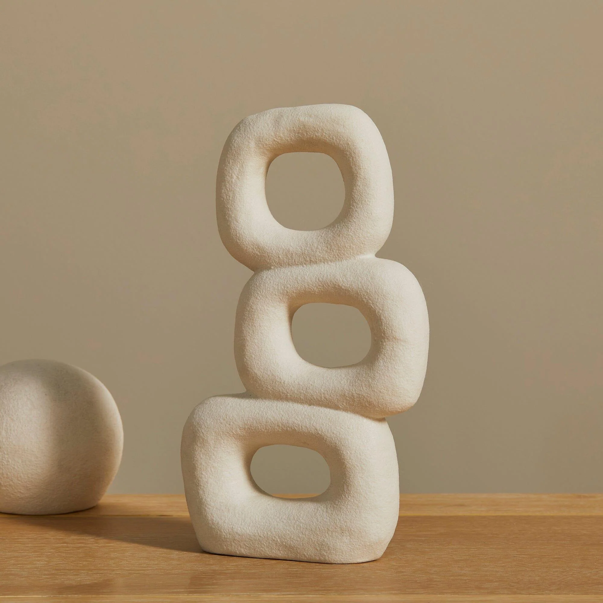 Outlet - Kinsley 26Cm Ceramic Abstract Ornament - White