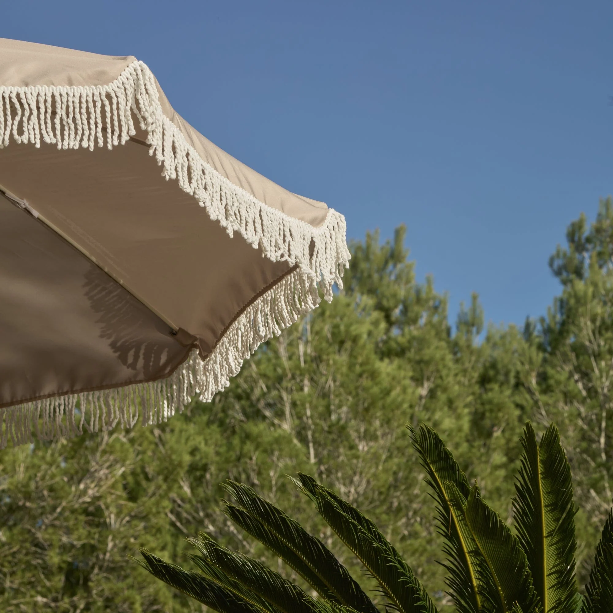 Oia Round Parasol 2m - Wooden Pole - Natural - Image 5