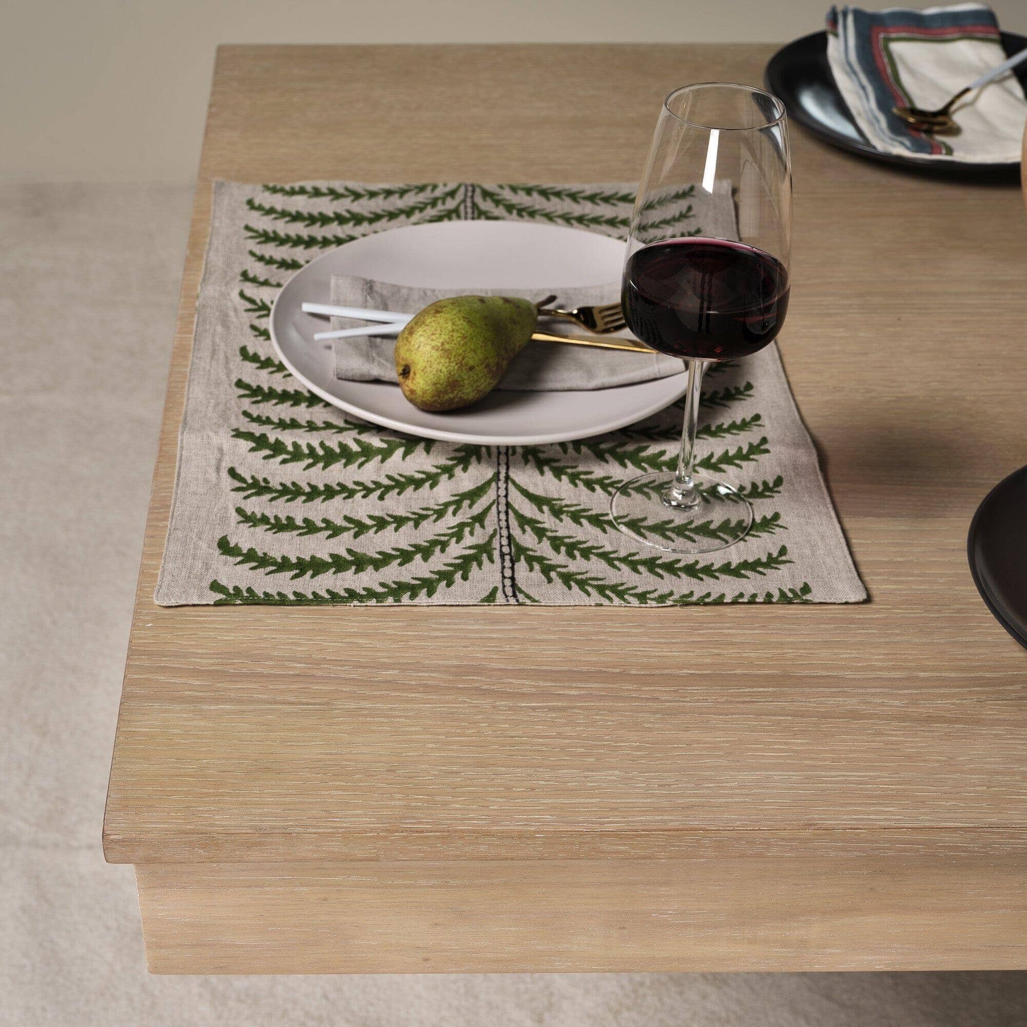 Outlet - Amelia Whitewash Wood Extendable Dining Table - Black Legs - Image 6