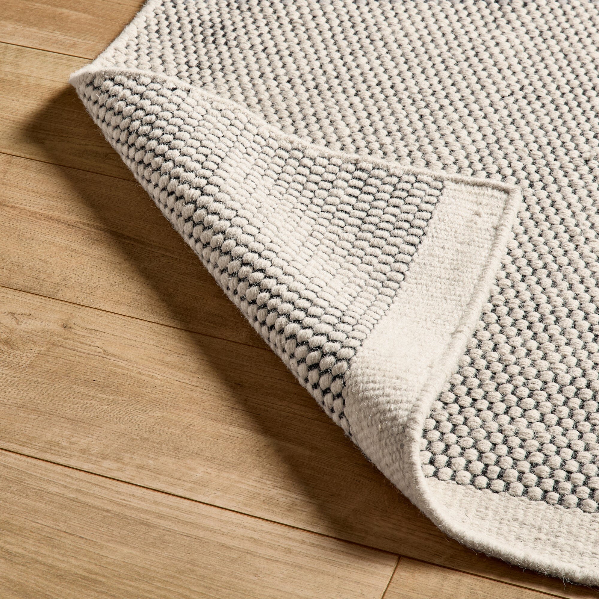 Atcham Black/Natural Pebble Wool with Cotton Rug - 120 x 170cm - Image 3