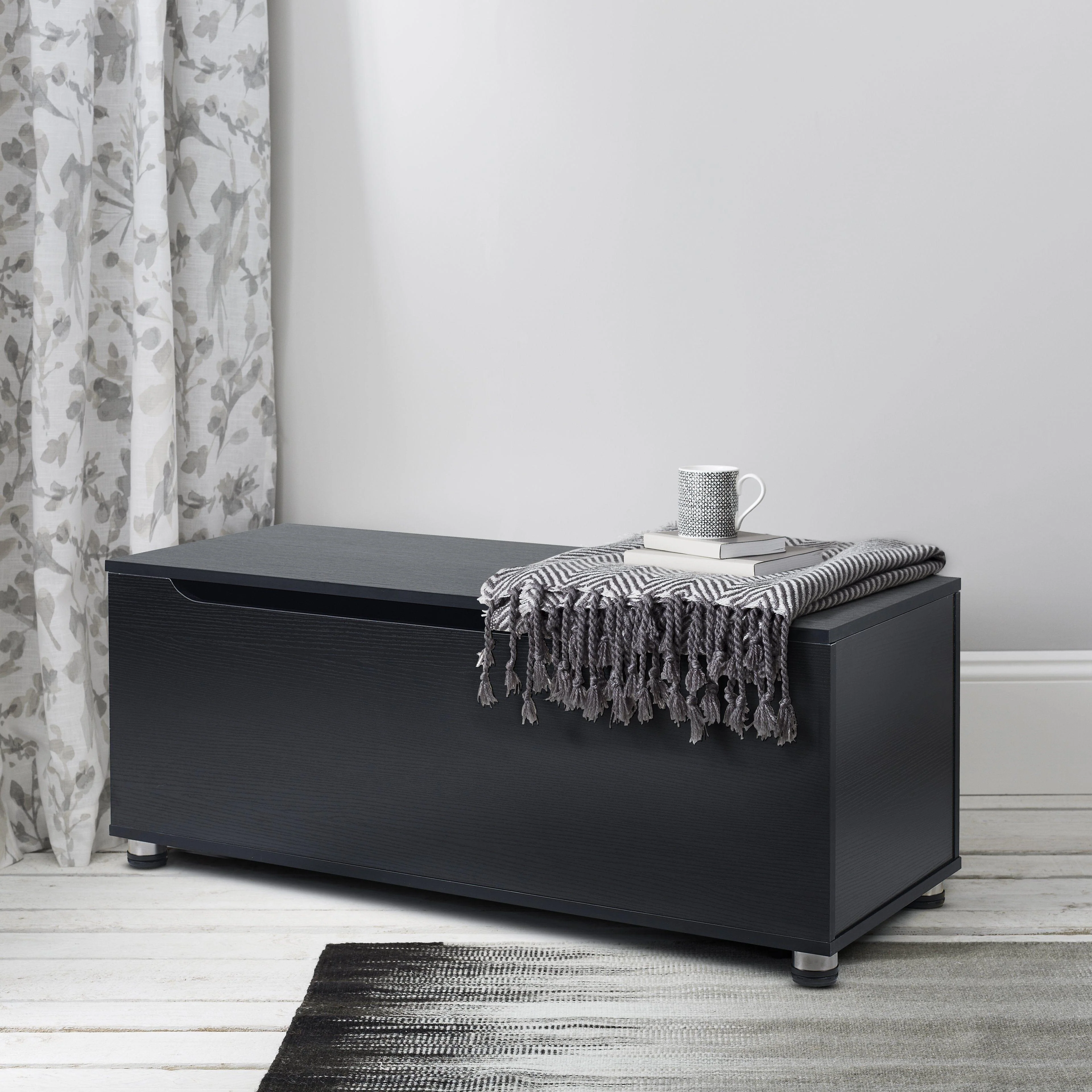Outlet - Essie Blanket Box - Pitch Black - Image 2