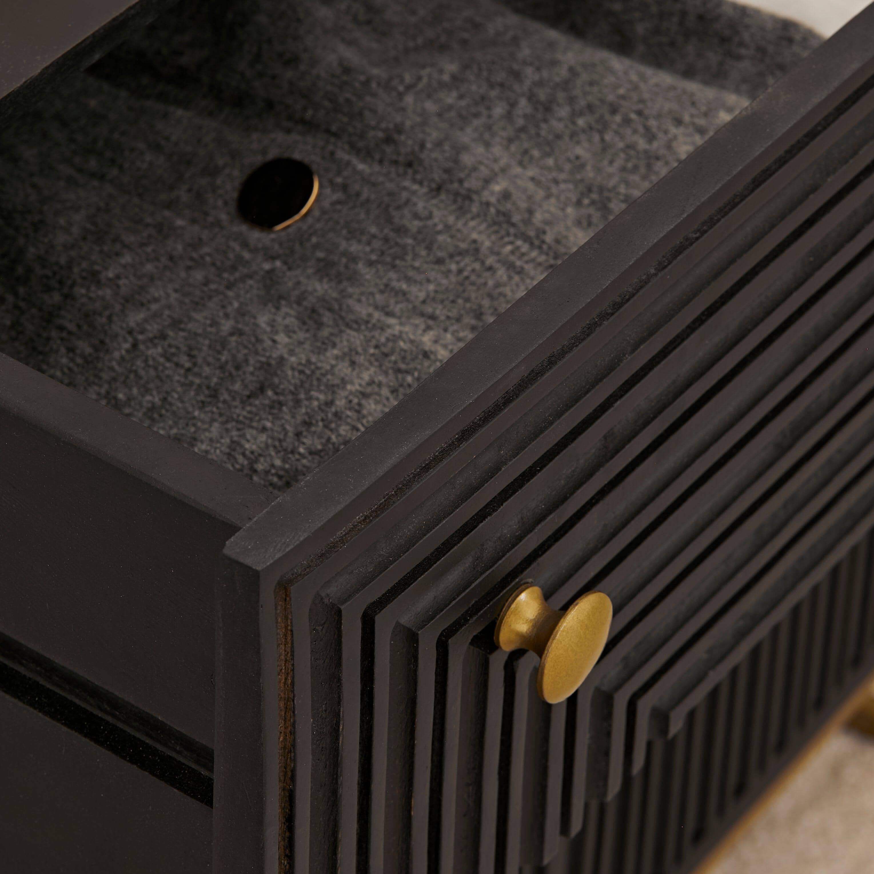 Outlet - Rayna 3 Drawer Chest of Drawers - Jet Black - Image 3