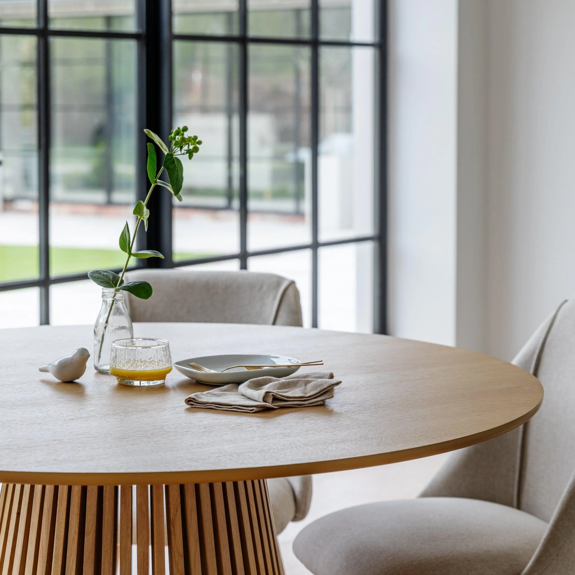 Outlet - Willow Round Dining Table - Pale Oak - Image 2