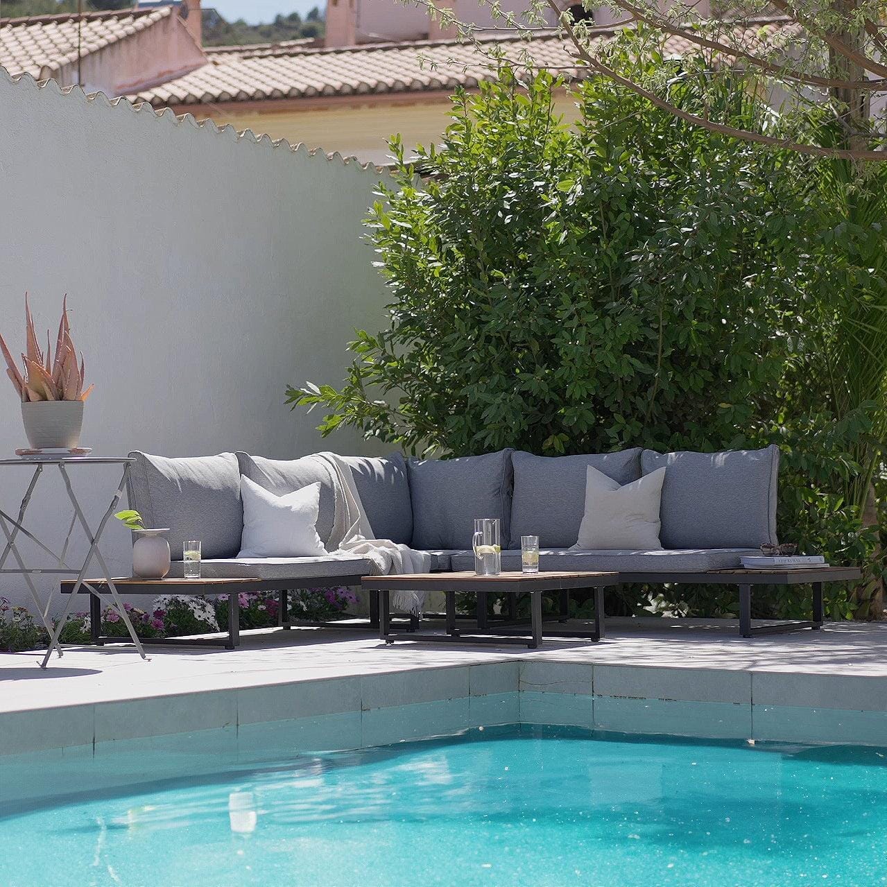 Thea Garden Corner Sofa Set with Grey Parasol - Image 2