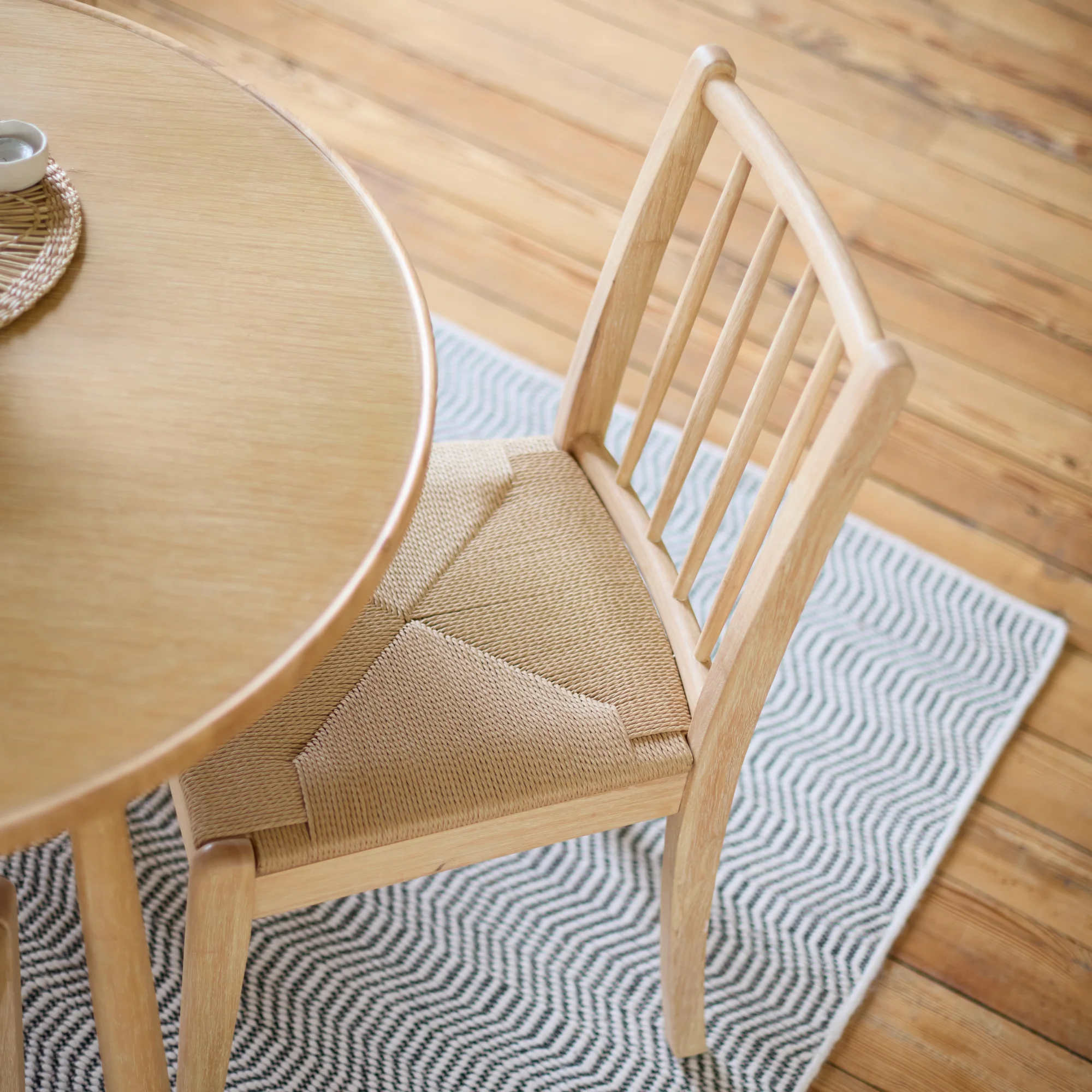 Tilly 100cm Round Dining Table - 4 Seater - Tilly Dining Chairs - Whitewash Oak & Natural String - Image 4
