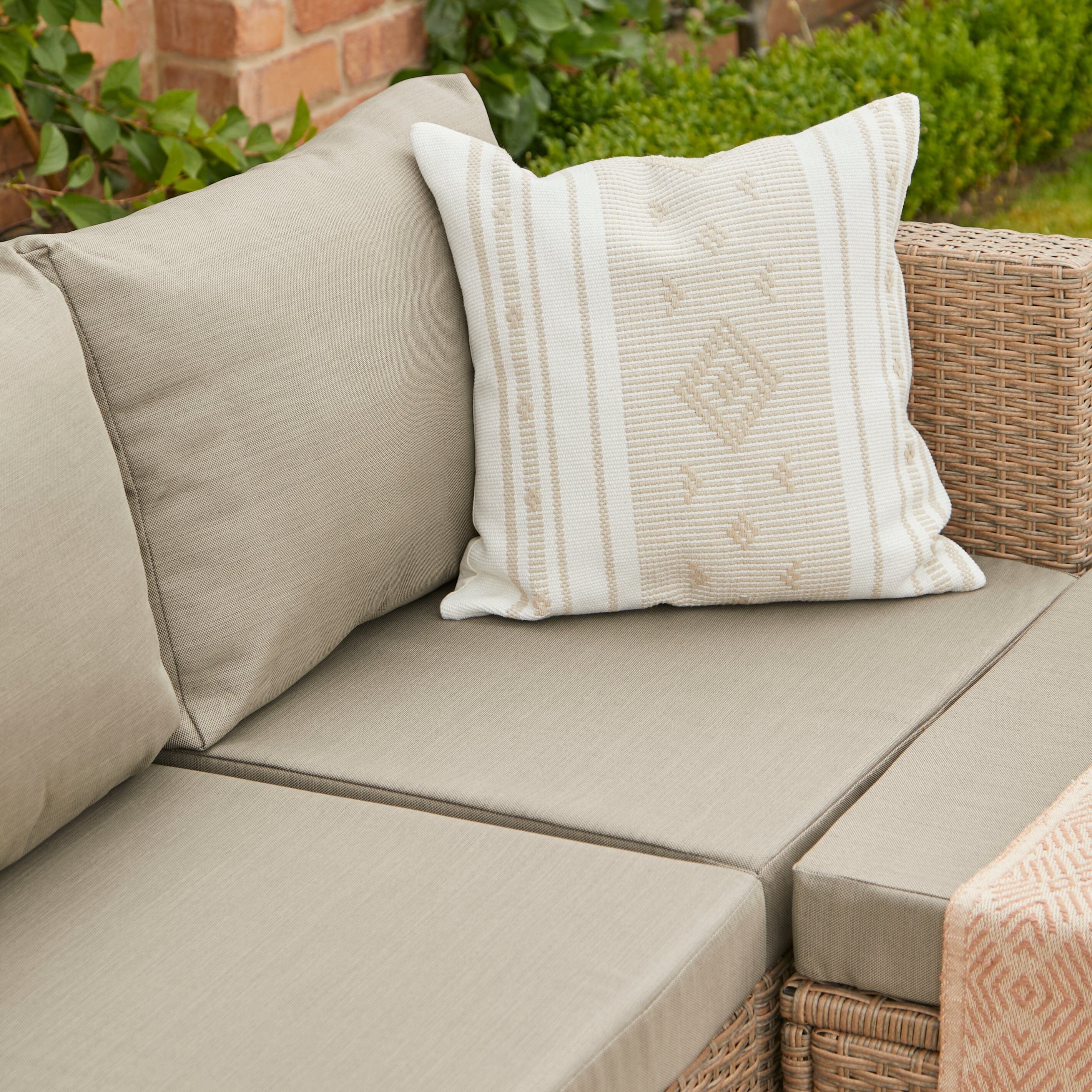 Weston 4 Seater Rattan Garden Corner Sofa Set with Cream LED Premium Parasol - Natural Weave - Image 5