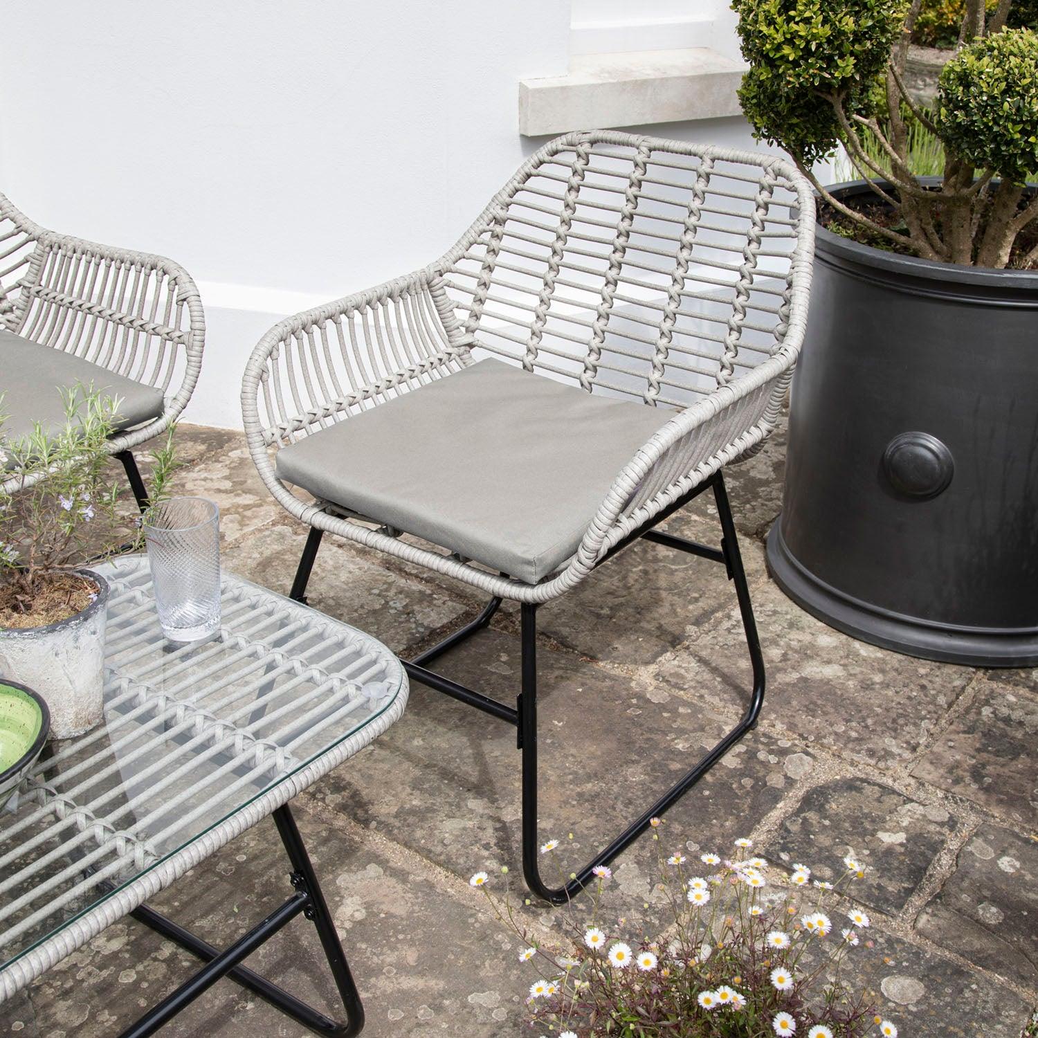 Wick Rattan Garden Sofa Set with Grey LED Premium Parasol - Light Grey - Image 4