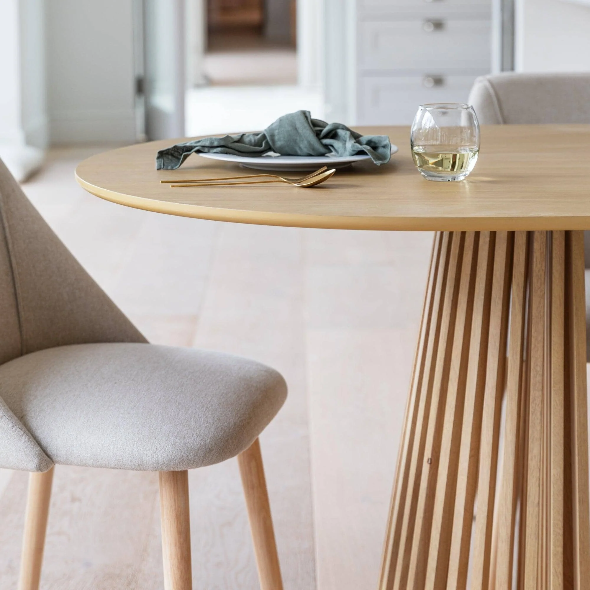 Willow Pale Oak  Dining Table Set - 8 Seater - Freya Sand Dining Chairs - Whitewash Legs - Image 4
