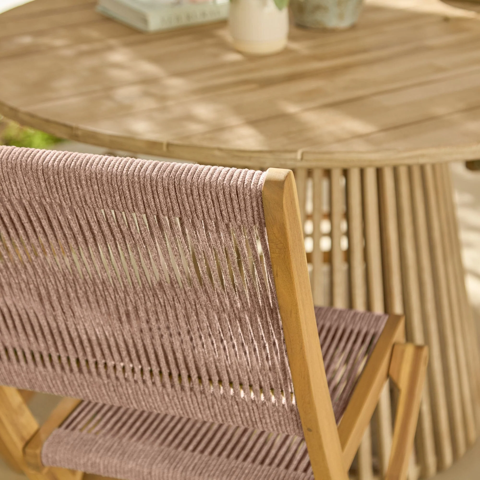 Willow 4 Seater White Acacia Round Garden Dining Set with Cove Pink Rope Chairs - Image 4