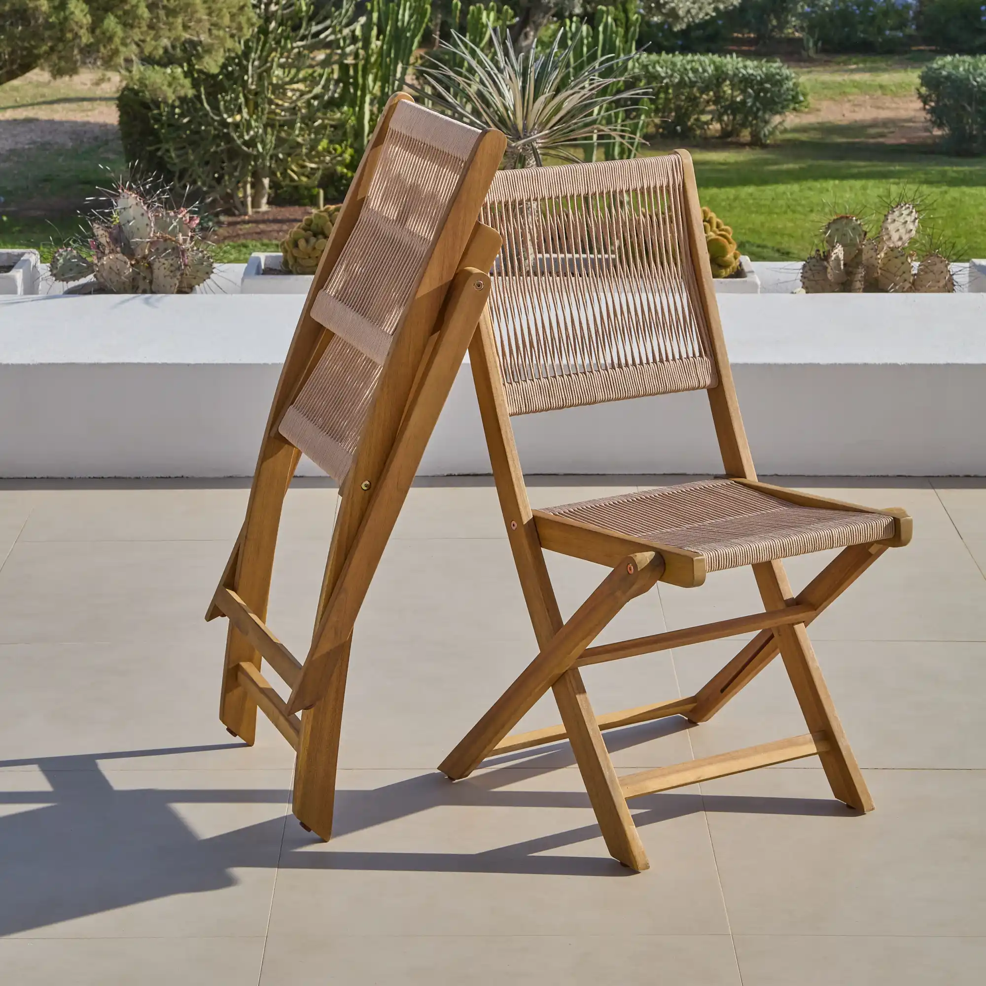 Ashby 6 Seater Wooden Round Garden Dining Set with 6 Cove Rope Chairs & Cream Parasol - 130cm - Image 15